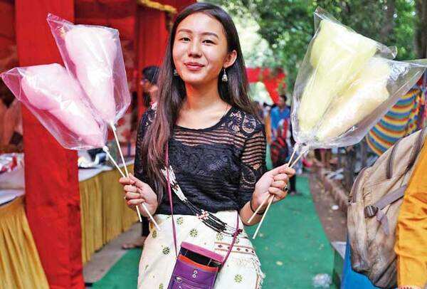 Artisans from different states showcased their stuff at the mela (BCCL)