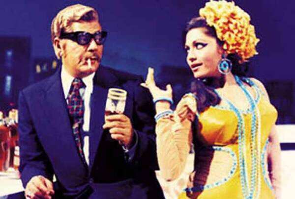 With his tailored suits, black-rimmed spectacles and a cigar hanging from his mouth, Ajit has been the glamorous gold smuggler on 70mm throughout the ’70s. He hit gold with his poker-faced villainy and dialogue delivery with a nasal drawl