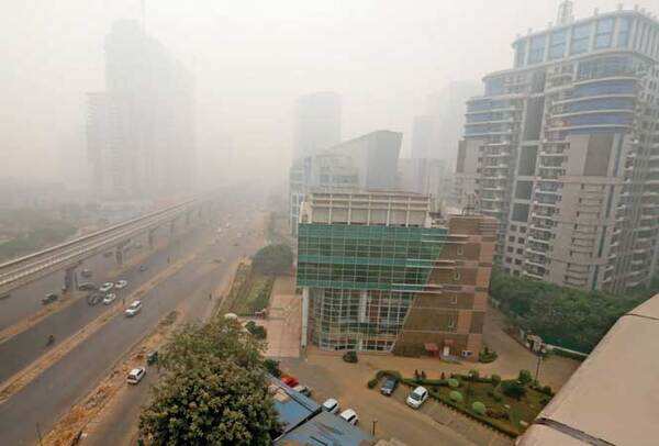 A thick layer of smog covers Gurgaon (BCCL)