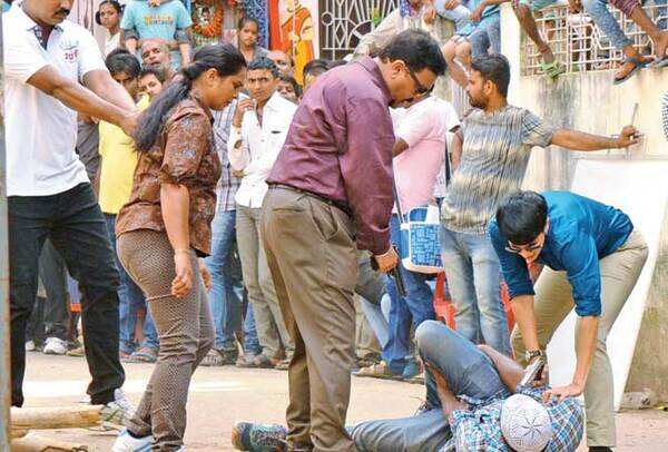 Mandira in action during film shoot (BCCL)