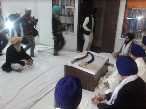 AKAAL2-1024