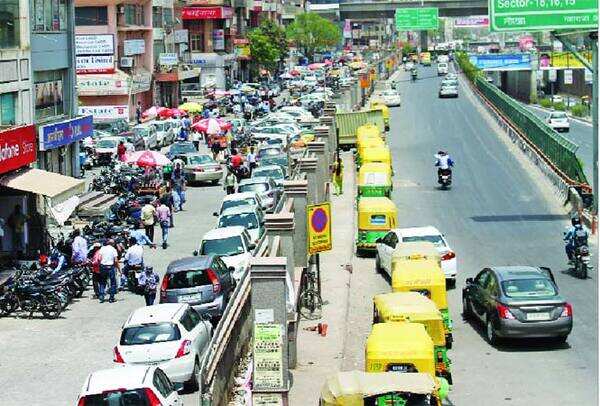 Roadside parking in Sectors 18, 50, 62,, Atta Market and other parks of Noida leads to traffic congestion (BCCL) Pics - Abhimanyu