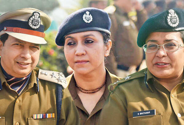 (L-R) BK Singh, Additional Commissioner of Police (Traffic), Aslam Khan, Additional DCP and Garima Bhatnagar, Joint Commissioner of Police (Traffic) (BCCL)