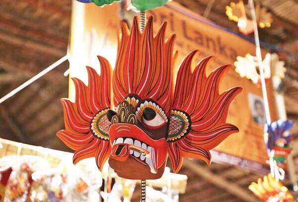LOOK AT THAT FACE: Some Tribal art at the Mela (BCCL/ Ajay Kumar Gautam)