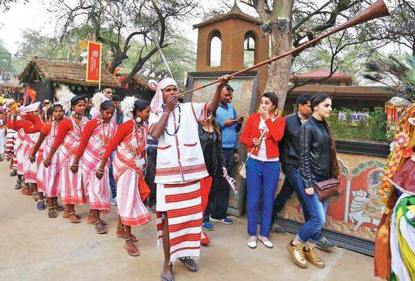 DISPLAYING CULTURE: People from Jharkhand performing their cultural dance (BCCL/ Ajay Kumar Gautam)