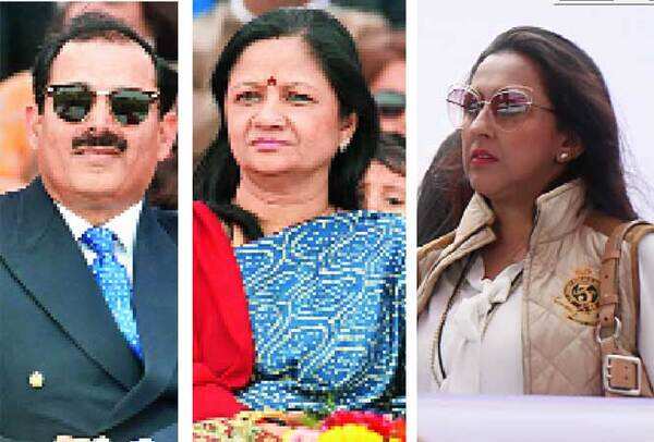 (L-R) KK Sharma, Renu Sharma and Sunaina Chibba (BCCL)