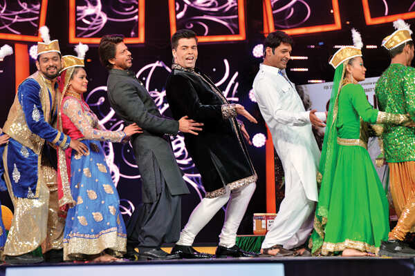 SRK%2c Karan Johar and Kapil Sharma hosting the 62 Jio Filmfare awards 2017