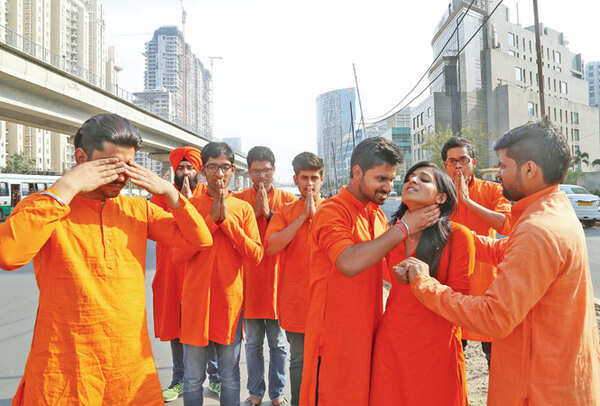 Delivering messages on the road: Soch is one of the theatre groups that has performed plays for government departments in Gurgaon (BCCL)