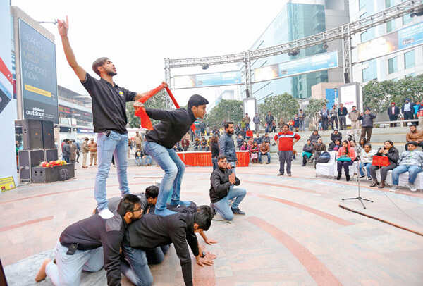Amity University students perform a play during Road Safety Week (BCCL)