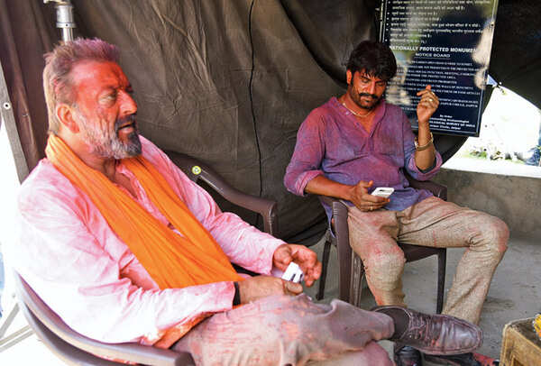Sanjay Dutt and Sharad Kelkar in between shots (BCCL)