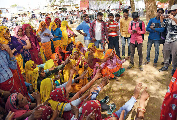 The film’s crew interacted with the women to explain the scene to them (BCCL)