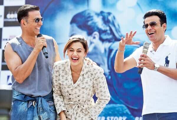Akshay Kumar, Taapsee Pannu and Manoj Bajpayee having a gala time at the college (BCCL)