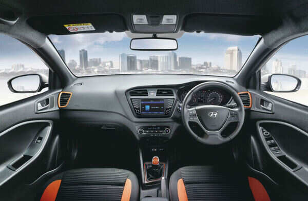 i20 dash