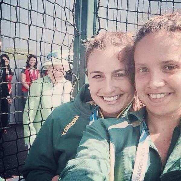 Queen- Photobombing