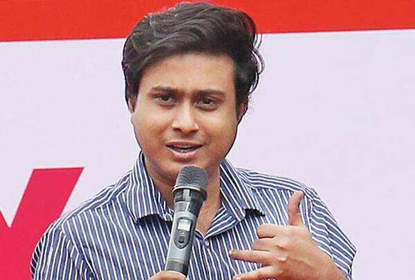 Stand-up comic Anirban Dasgupta also performed at Happy Streets (BCCL/Ajay Kumar Gautam)