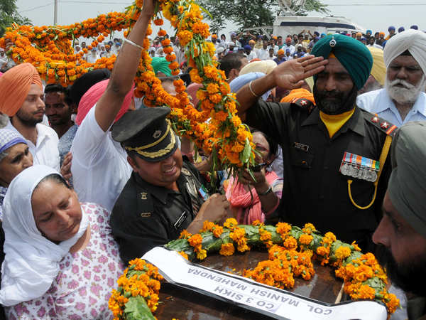 Paramjit Singh: Naib subedar Paramjit Singh cremated with full military ...