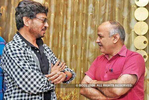 Irrfan, Sisodia discuss Hindi-English divide, admission mania at Hindi ...