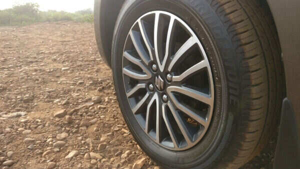 Dzire M (2)
