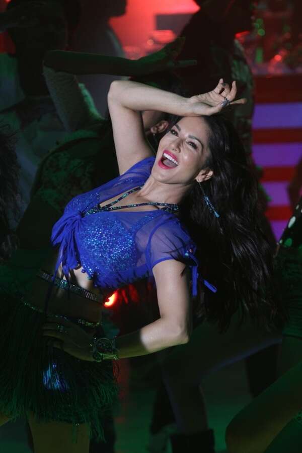 Sunny Leone (2)