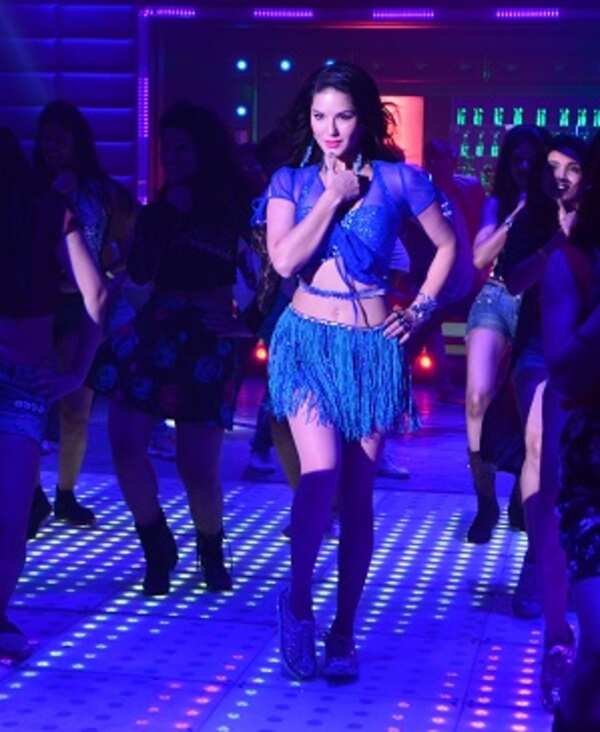 Sunny Leone (4)