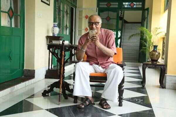 Paran Bandopadhyay in 'Holy Phank'
