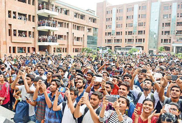 Crazy for you: Students waited for hours in the sun for Nawazuddin and his co-actors to show up