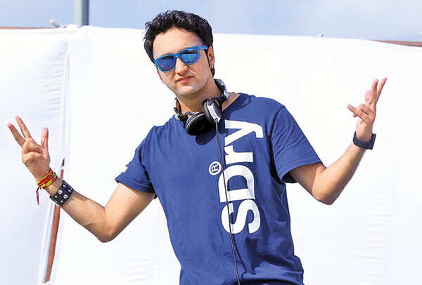 IMG_0731_resize-DJ-Sumit-Sethi