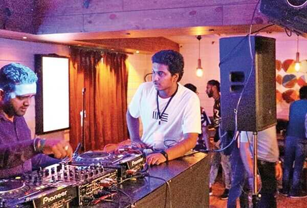 Aviral-managing-an-event