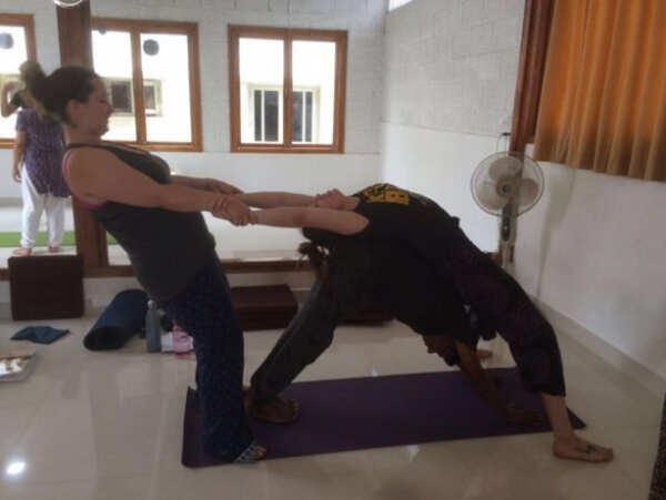 Samyuktha-Varma-Yoga-Practicing-Photos-8-550x413