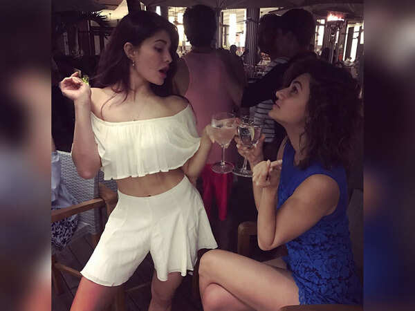 When Jacqueline finally found a drinking partner in Taapsee.