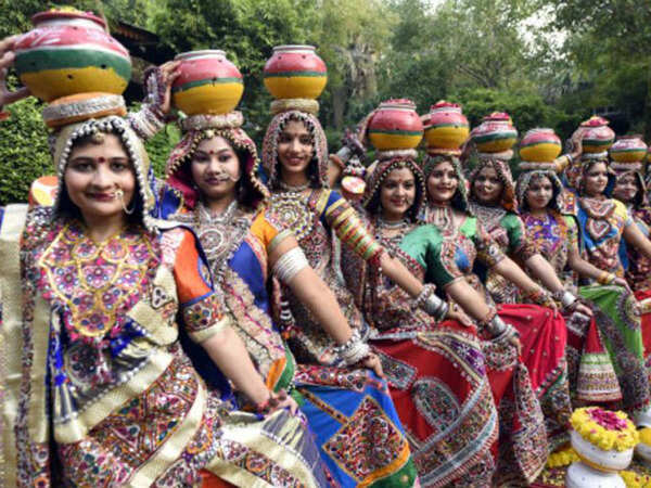 Navratra 2017: Longtime organisers quit garba as marketers, builders ...