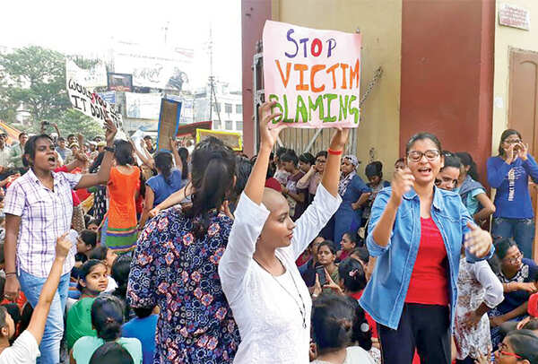 Girls protesting at BHU (BCCL/ Arvind Kumar)
