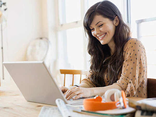 girl-using-laptop