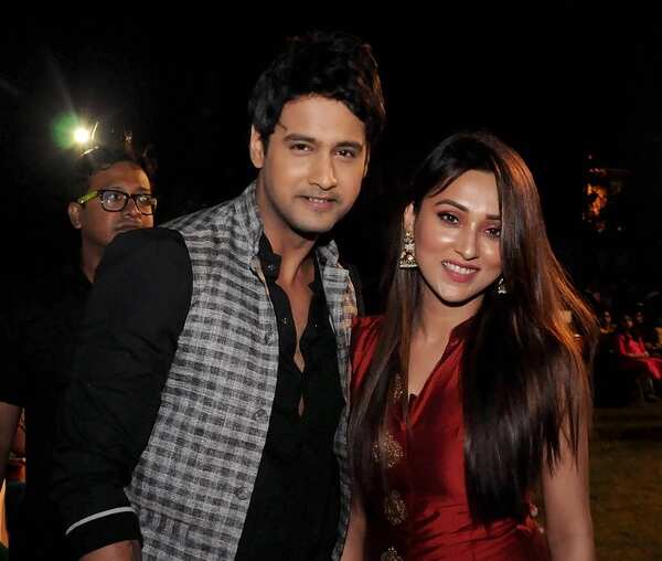 Yash Dasgupta & Mimi Chakraborty (2)