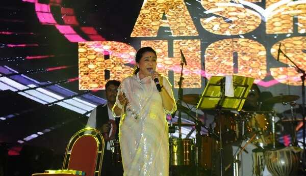 Asha Bhonsle (9)