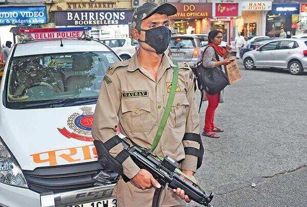 P1-Pollution-Mask_SAM_2292