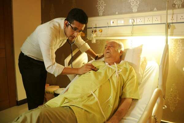 Parambrata & Soumitra Chatterjee (1)