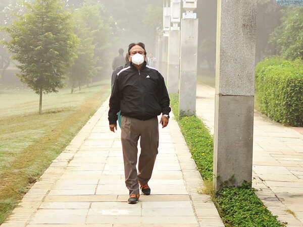 Heavy smog in Lucknow makes morning walkers stay indoors (BCCL/ Farhan Ahmad Siddiqui)