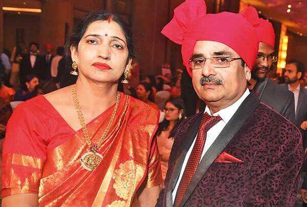SAM_4177-Madhu-and-Anil-Tyagi,-the-groom’s-parents