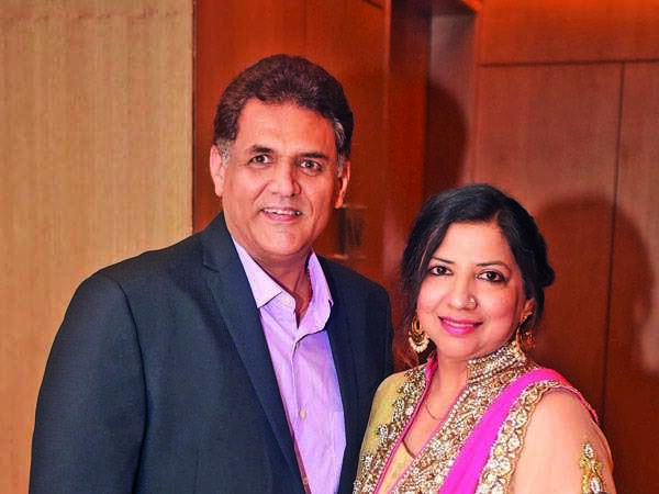 SAM_4224 Vivek Razdan with wife