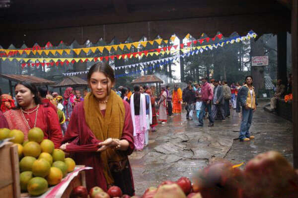 Hansika Motwani Sexy Images in a still from Desamuduru xxx