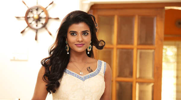 Tamil actress HQ Images: Aishwarya Rajesh Hot Wallpapers xxx