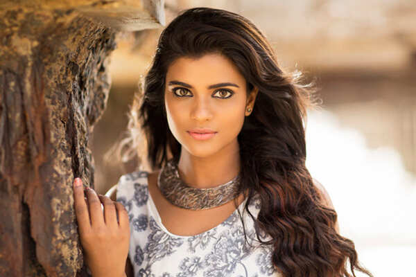 Tamil actress sexy photos: Aishwarya Rajesh hot images xxx