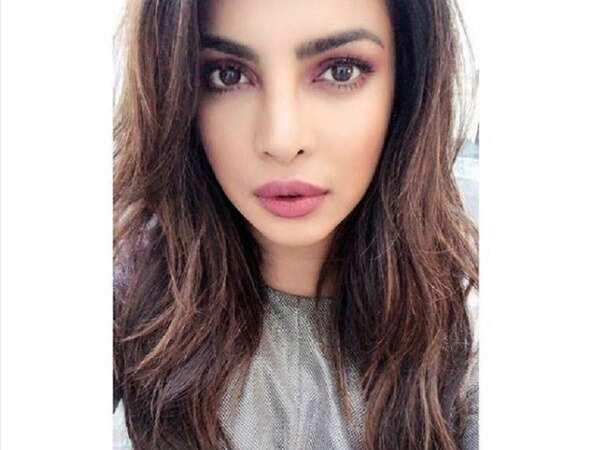 Priyanka Chopra Sexy Photos: Hot Images of Bollywood Actress xxx