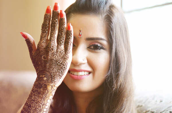 Wedding season: Make your bridal mehndi darker and long lasting - Times of India Wedding season: Make your bridal mehndi darker and long lasting - Times of India