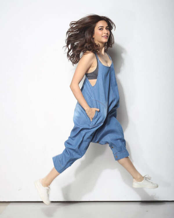 Kriti Kharbanda Cute HD HQ Images xxx