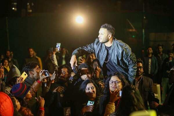Day 3 - Ash King performing (2)