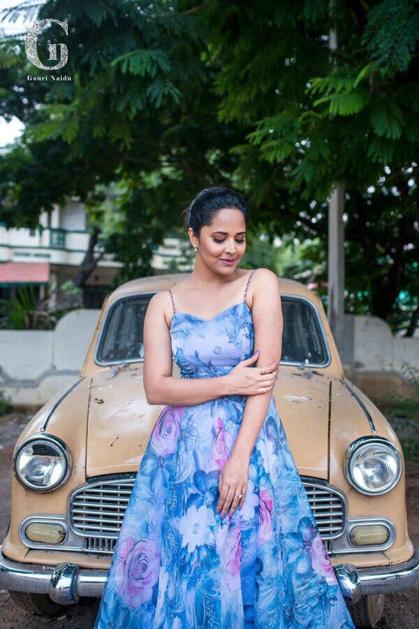 telugu tv anchor anasuya bharadwaj hot photos