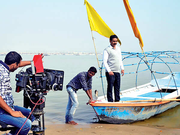 A shot of the film being canned at Arail Ghat, Allahabad (BCCL/ Pankaj Singh)