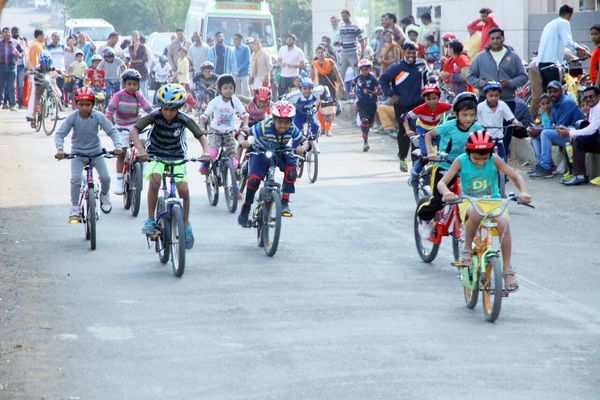 Children come together for a cycling competition Events Movie